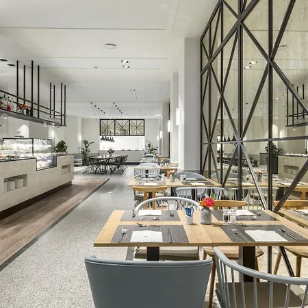 Hotell Nh Centre 4*