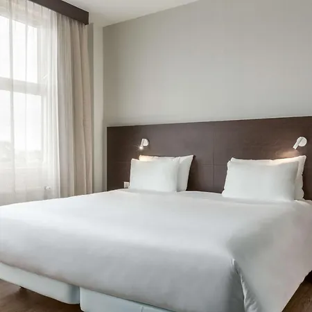 Otel Nh Centre 4*